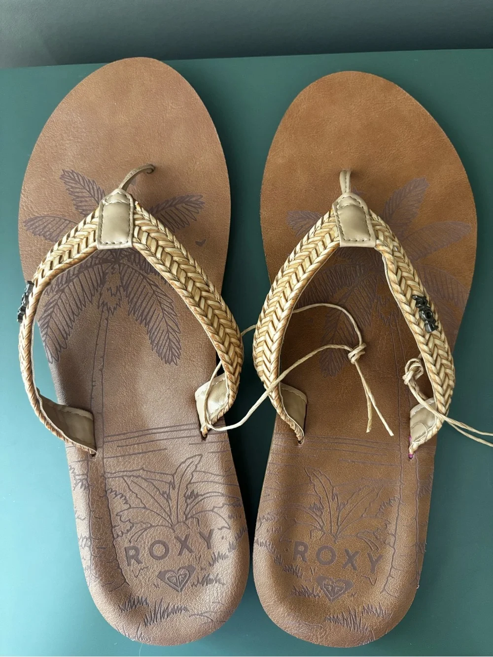 New Roxy Womens Lili Sandals Size 9 Gold Braided Flip Flops NWT Boho Summer